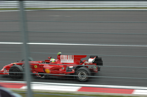 2008年F1日本グランプリ決勝、マッサ　ストレートエンド