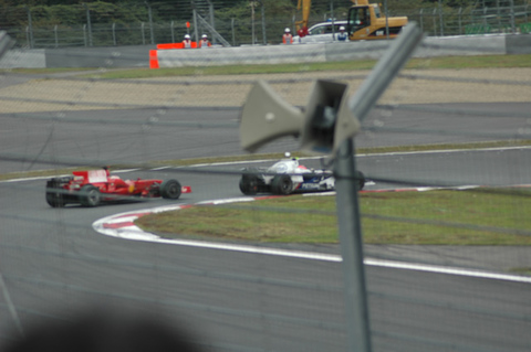 2008年F1日本グランプリ決勝、ライコネンとクビサのバトル４